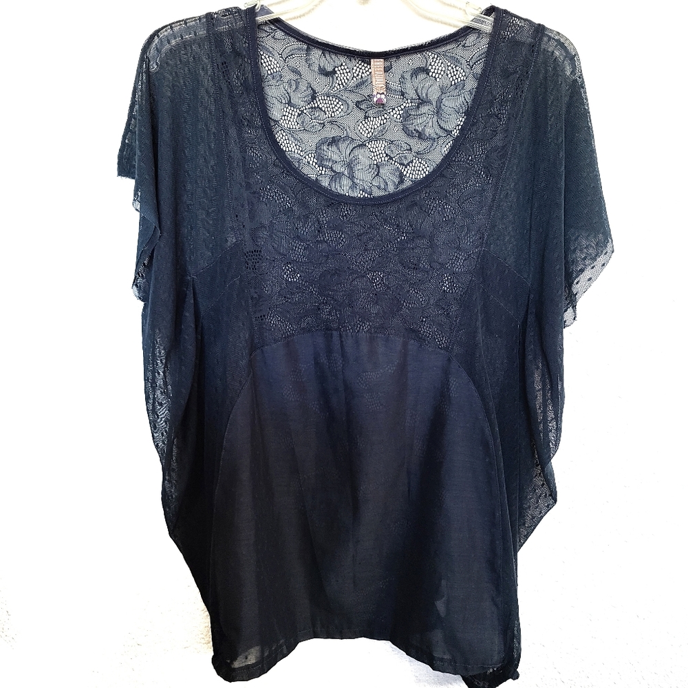 FREE PEOPLE Flutter Sleeve Lace Boho Top L